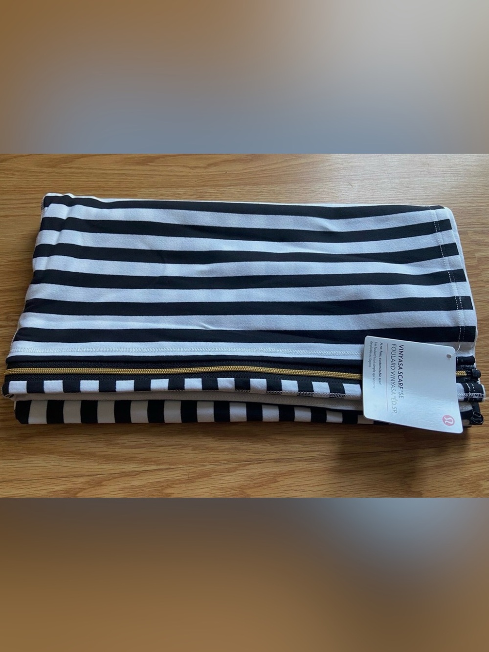 LULULEMON Black & White Special Edition Vinyasa Scarf Zips Retired. NWT